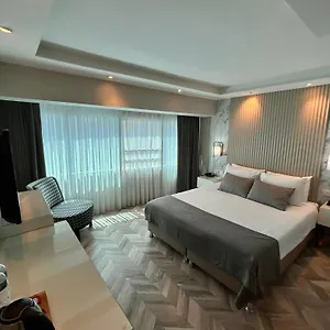 the-roomy-hotel-nisantasi.istanbul-turkeyhotels.com/